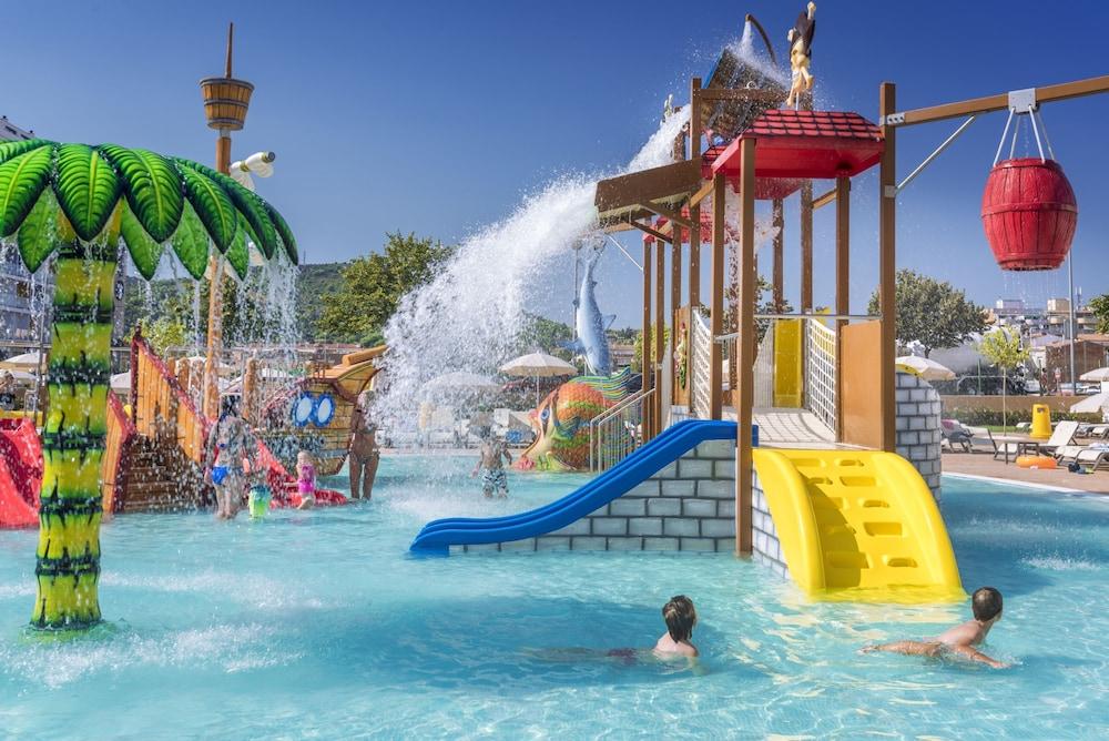 Hotel Sorra Daurada Splash Малграт де Мар Екстериор снимка